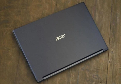 cer Notebook Pen in a classroom setting, offering stylus support and lightweight design for UAE students.